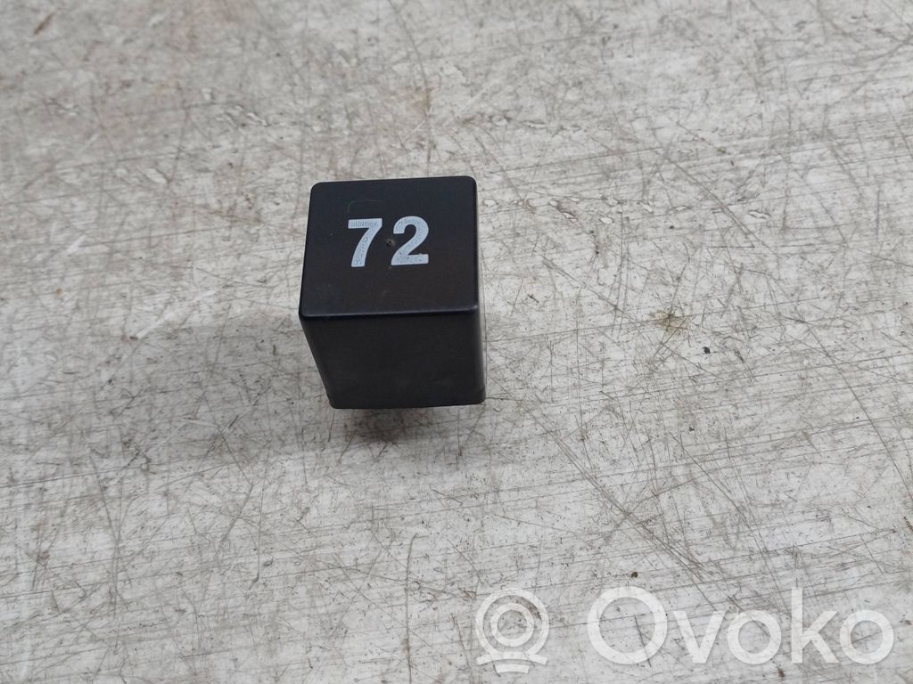 Volkswagen PASSAT B3 Other relay 