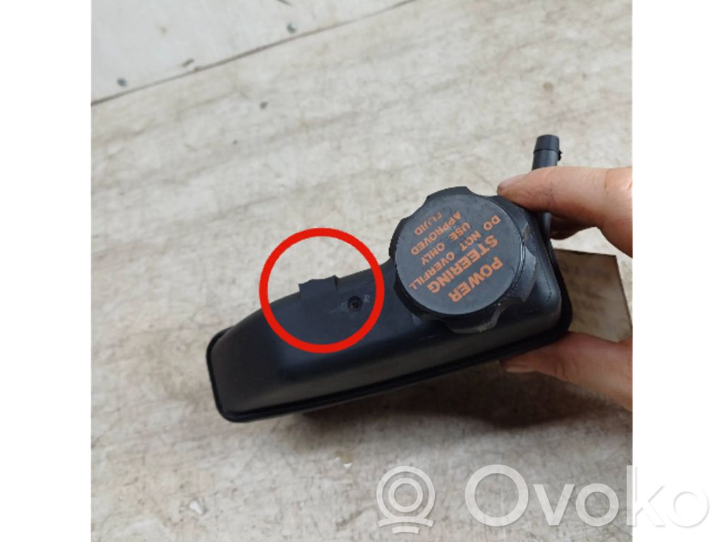 Volvo S80 Ohjaustehostimen nestesäiliö 