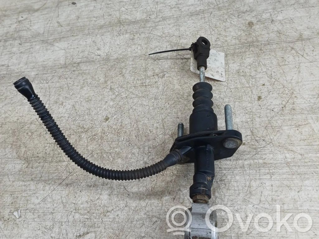 Opel Astra G Główny cylinder sprzęgła 
