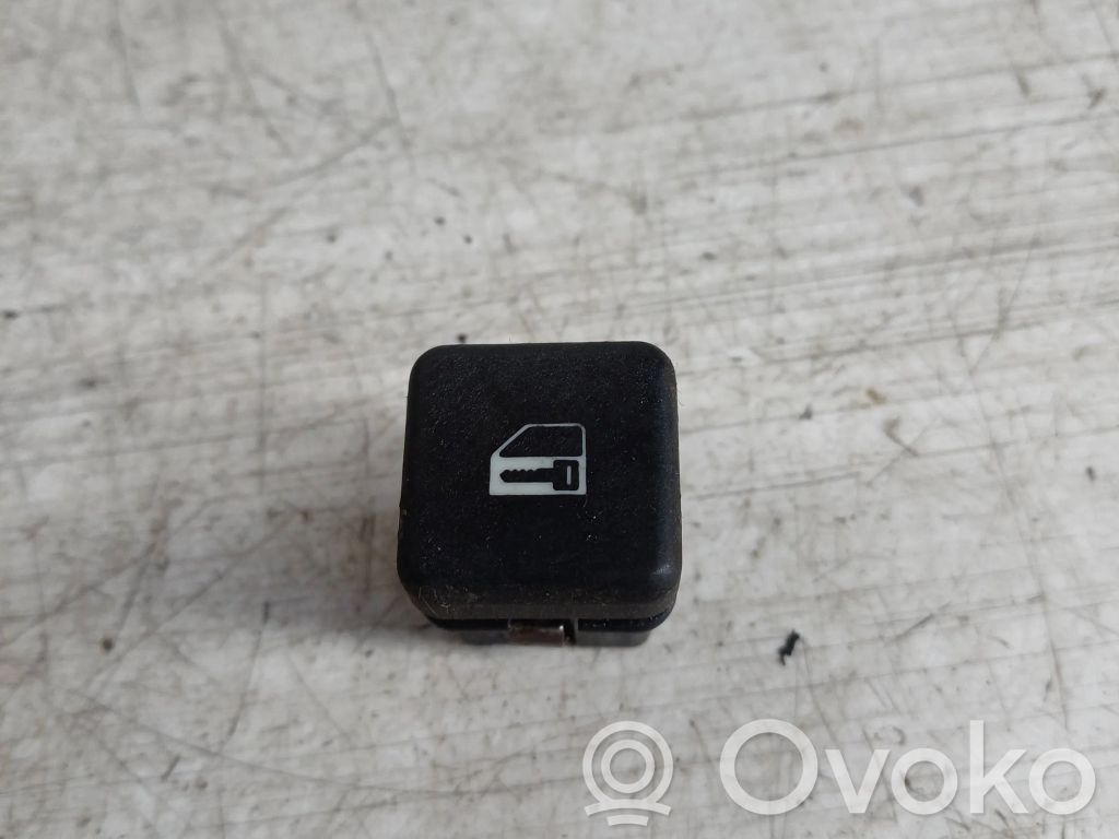 BMW 5 E39 Central locking switch button 