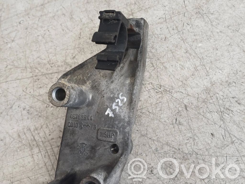 Fiat Bravo Engine mounting bracket 