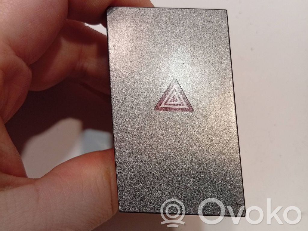 Opel Vectra C Hazard light switch 