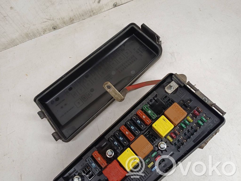 Opel Vectra C Módulo de fusible 