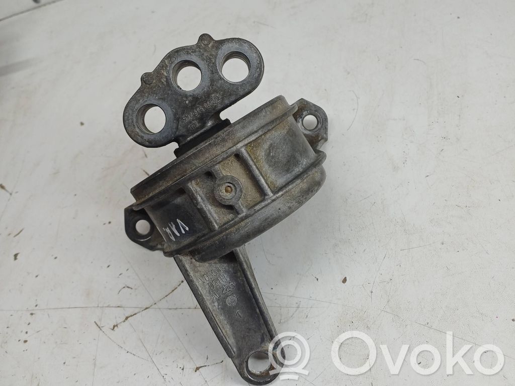 Opel Zafira B Engine mount bracket 