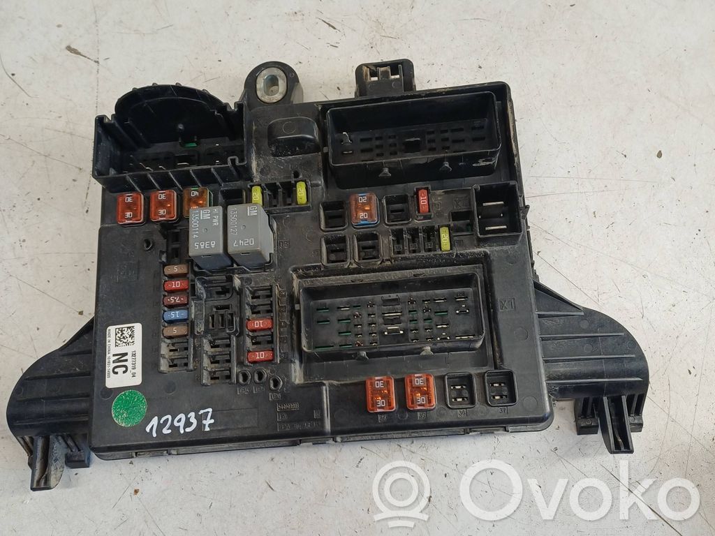 Opel Insignia A Fuse module 