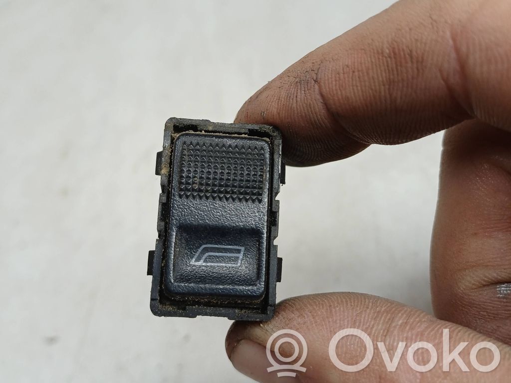 Audi A6 S6 C4 4A Electric window control switch 