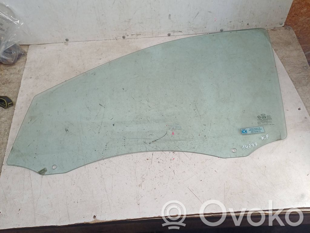 KIA Sorento Front door window glass four-door 