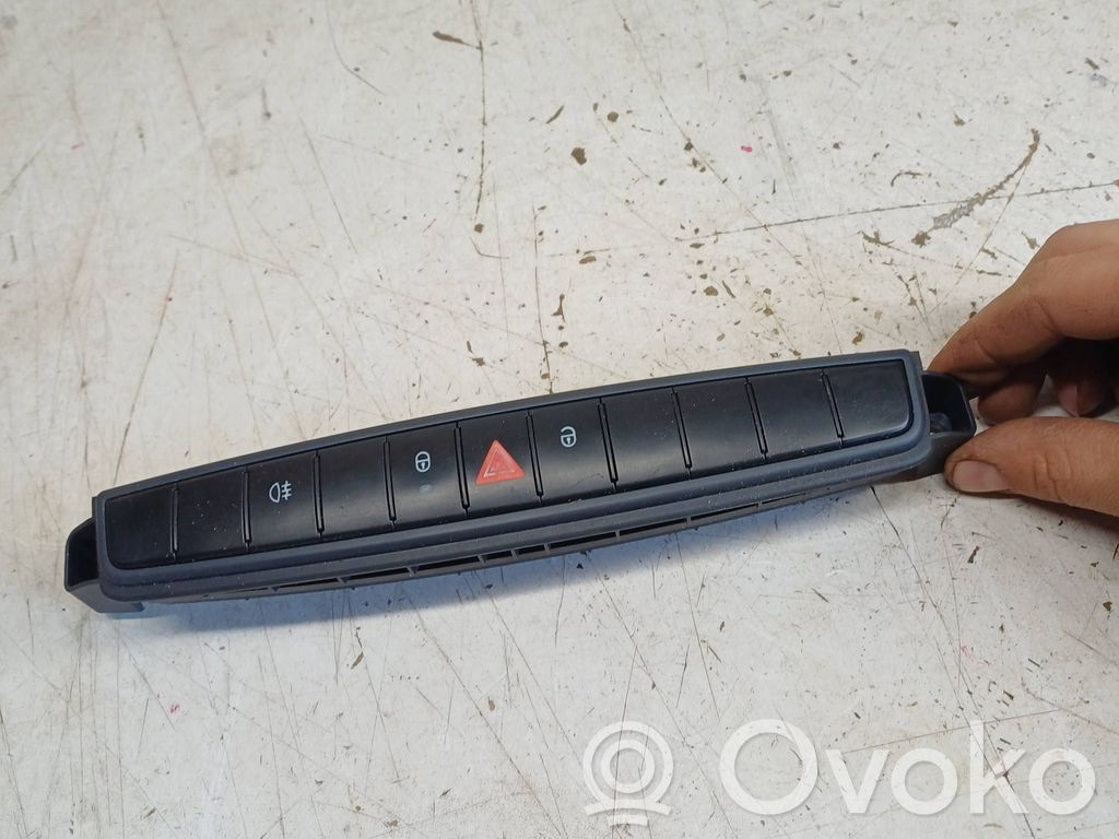 Smart ForFour I Hazard light switch 