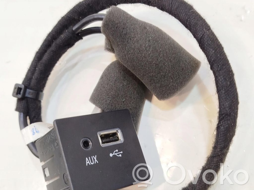 Enchufe conector USB   61571C3394
