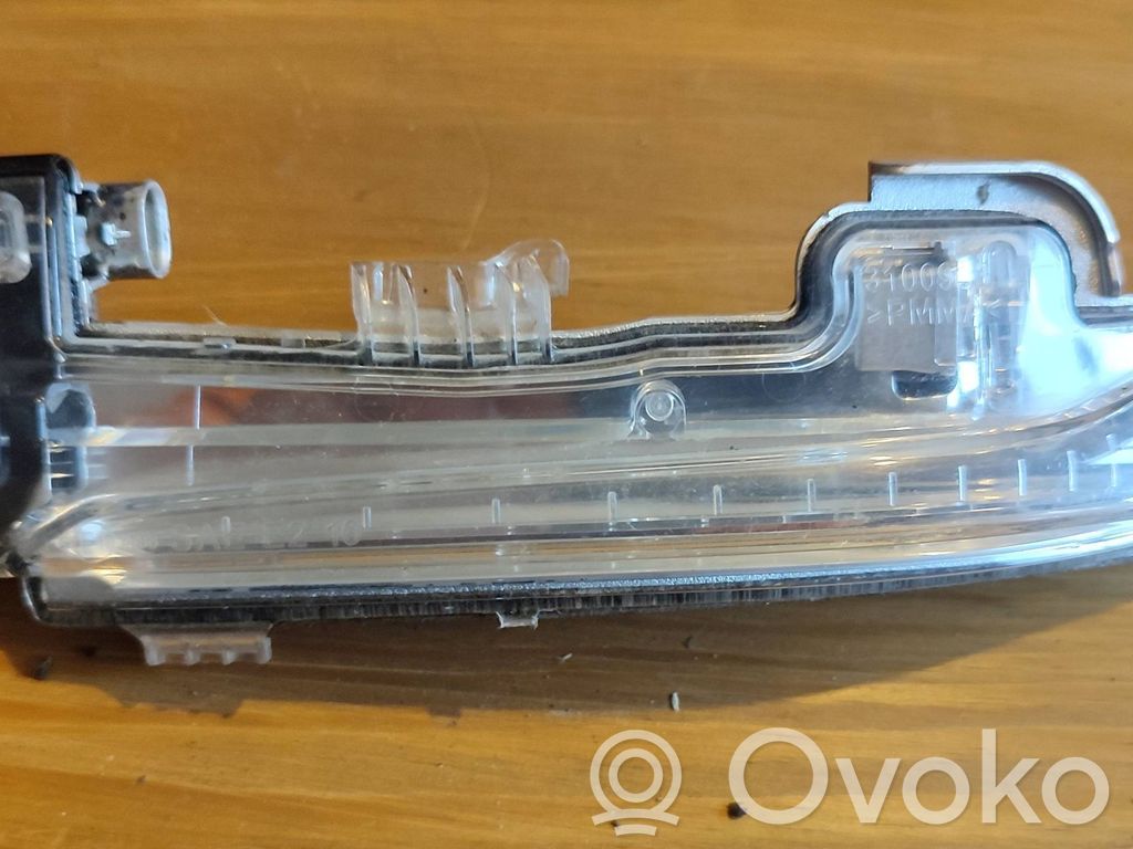 Volvo S60 Semnalizator pe oglindă 