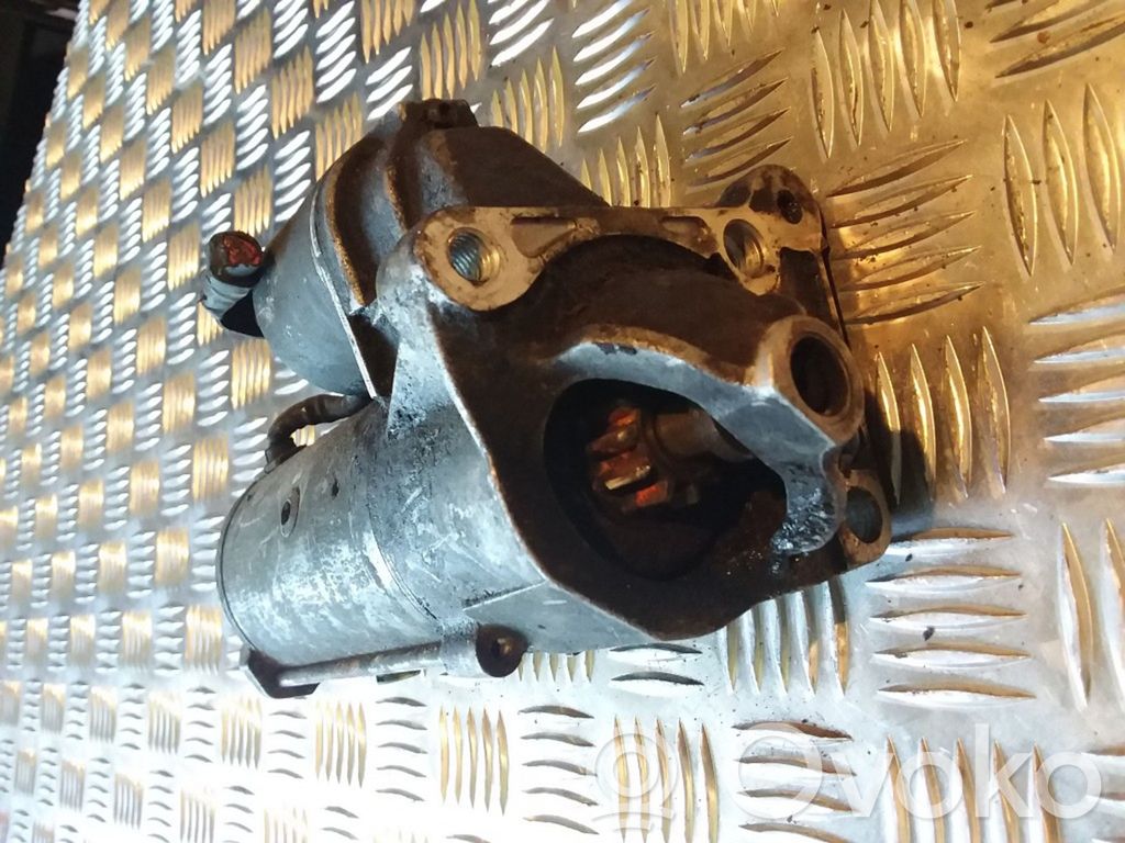 Mitsubishi Carisma Стартер 