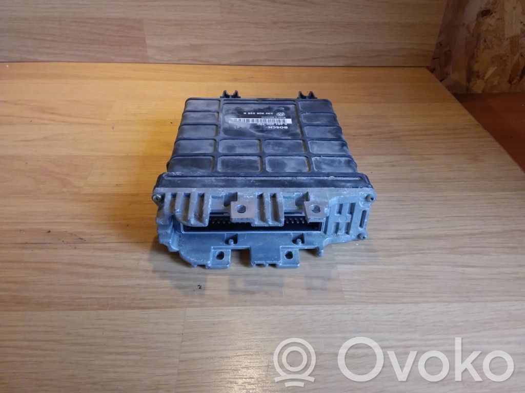 Volkswagen Golf III Engine control unit/module 