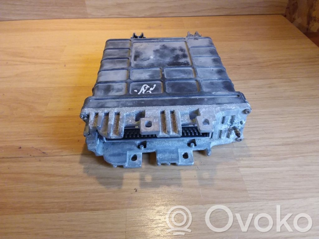 Volkswagen Golf III Engine control unit/module 