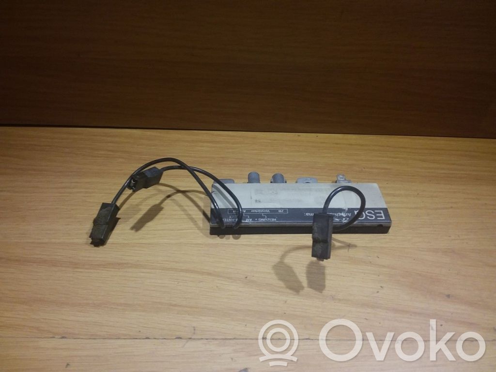 BMW 3 E46 Antenos stiprintuvas 