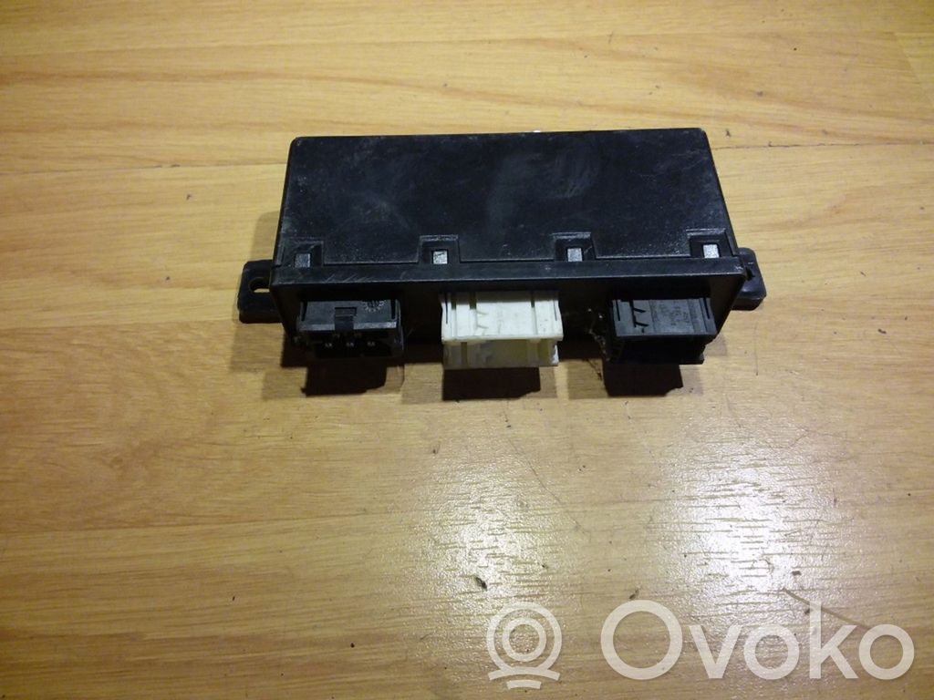 BMW 5 E39 Komforto modulis 