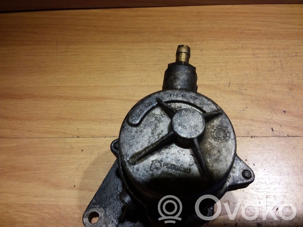 Peugeot Boxer Vacuum pump 