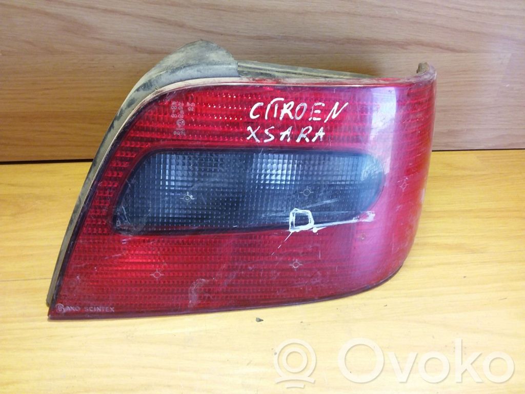 Citroen Xsara Aizmugurējais lukturis virsbūvē 
