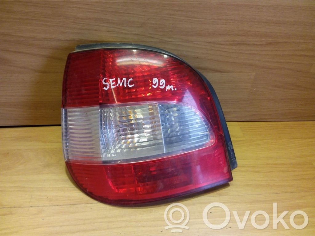 Renault Scenic I Aizmugurējais lukturis virsbūvē 