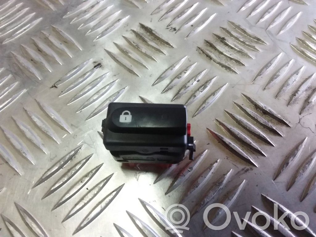 Renault Clio II Central locking switch button 