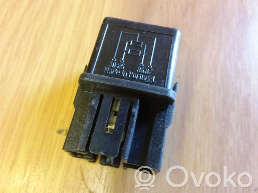 Mitsubishi Carisma Other relay 