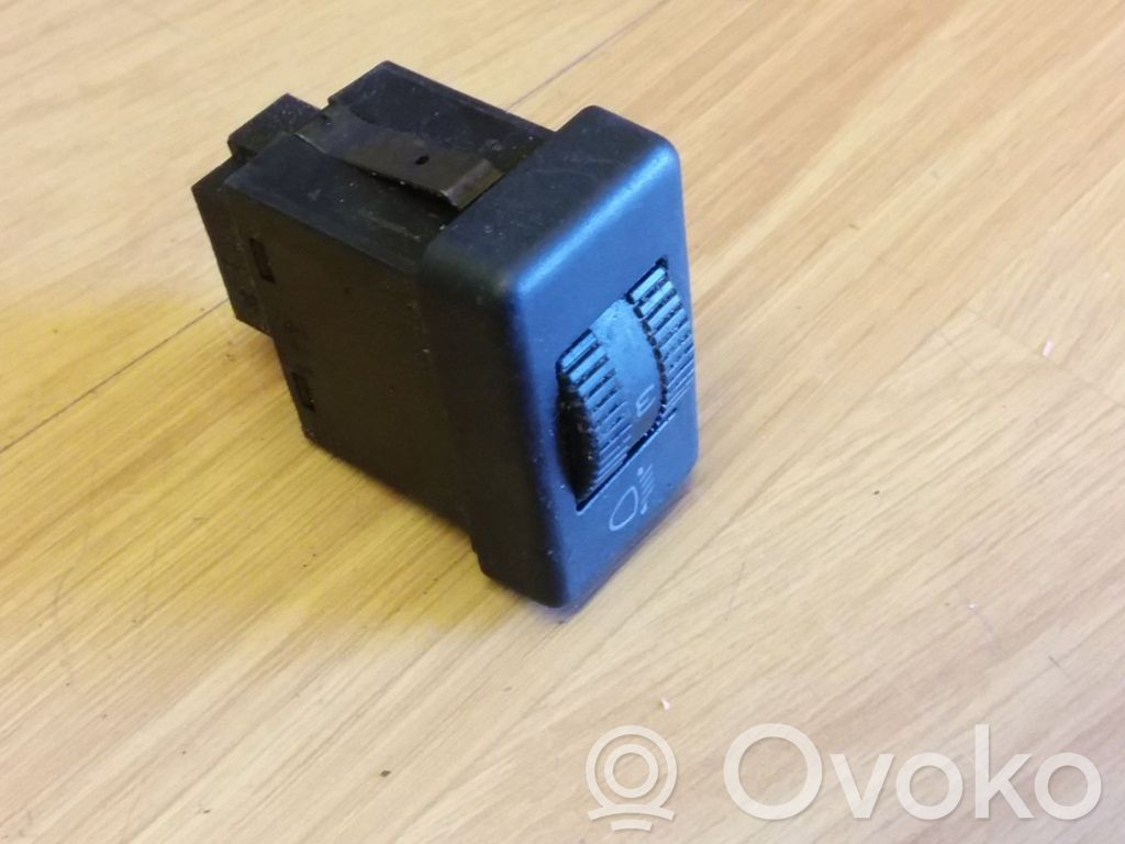 Volkswagen PASSAT B3 Interruptor de control de altura del faro delantero 