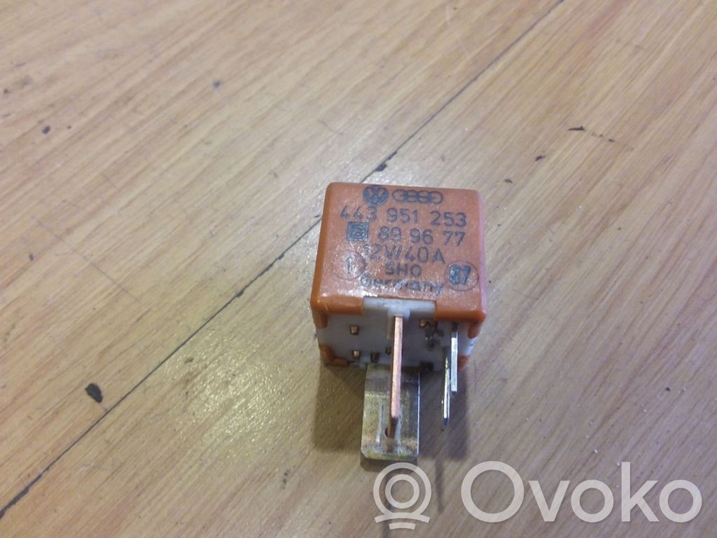 Audi A4 S4 B5 8D Sonstige Relais 