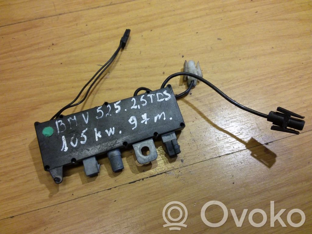 BMW 5 E39 Antenos stiprintuvas 