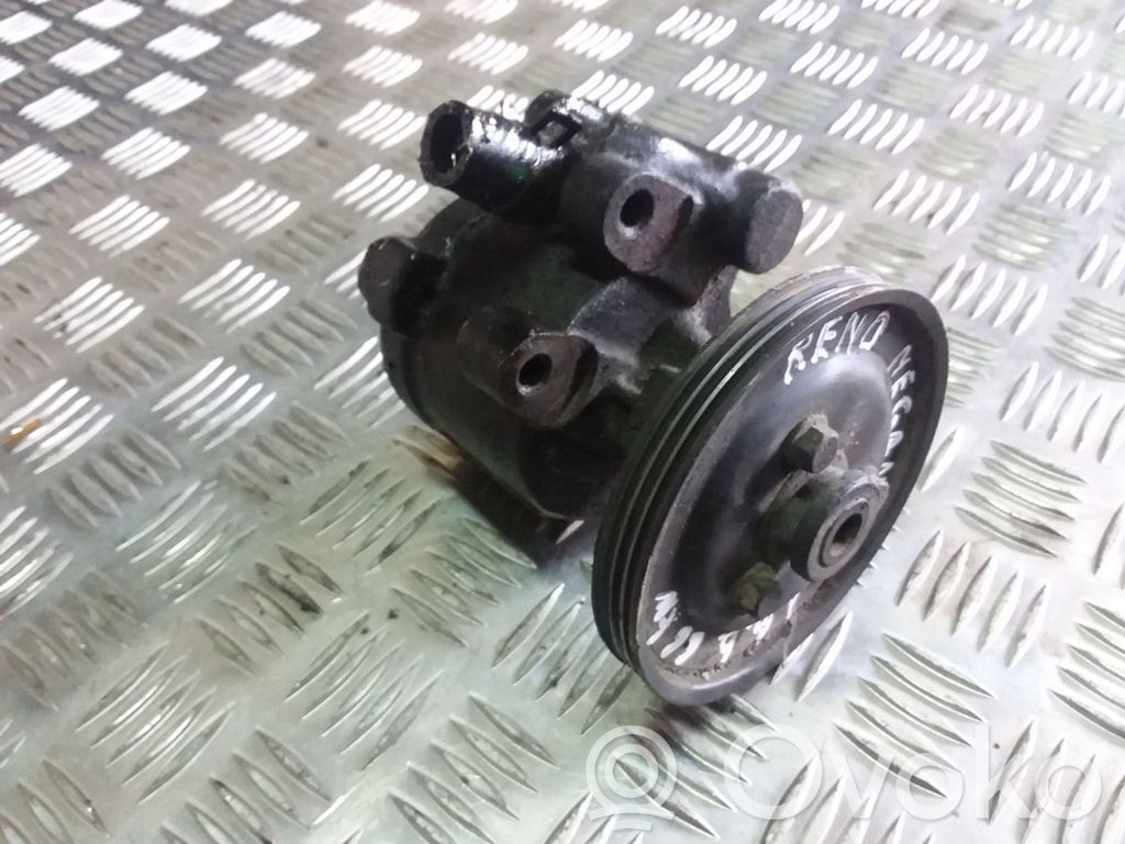 Renault Megane I Power steering pump 