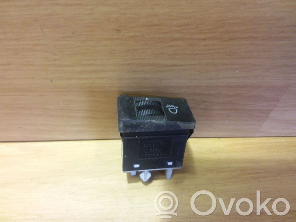 Audi 80 90 S2 B4 Headlight level height control switch 