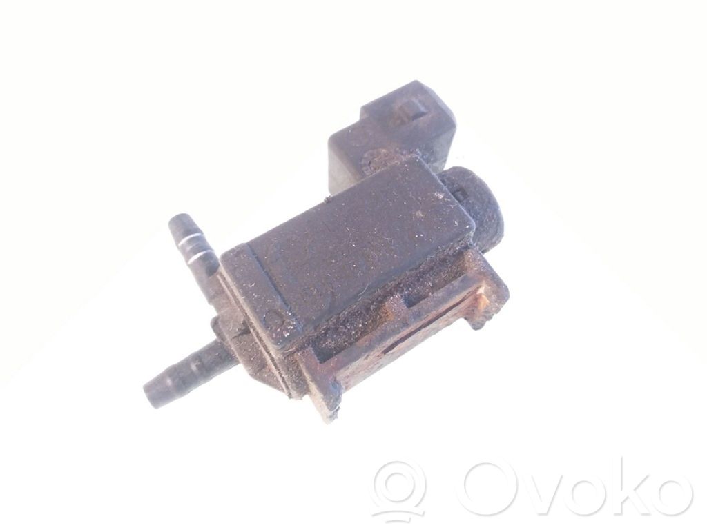 Audi A8 S8 D2 4D Turbo solenoid valve 
