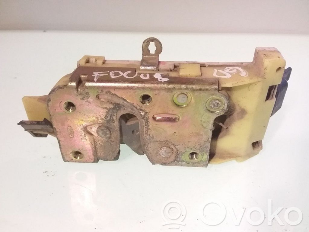 Ford Focus Aizmugurē slēdzene 