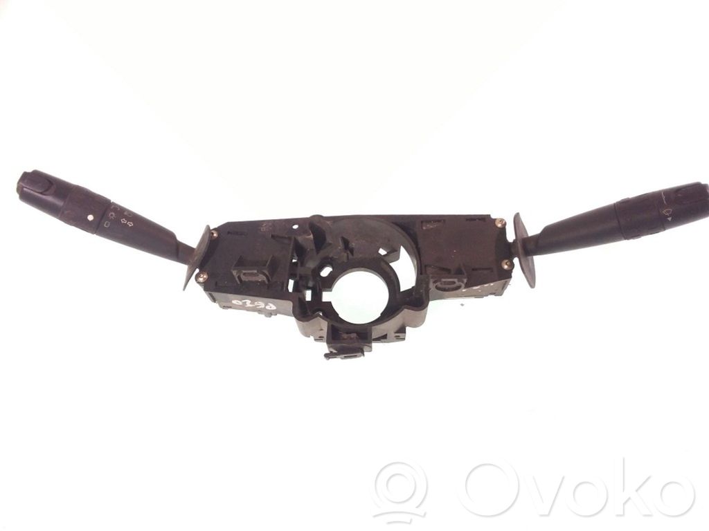 Peugeot 406 Interruptor/palanca de limpiador de luz de giro 