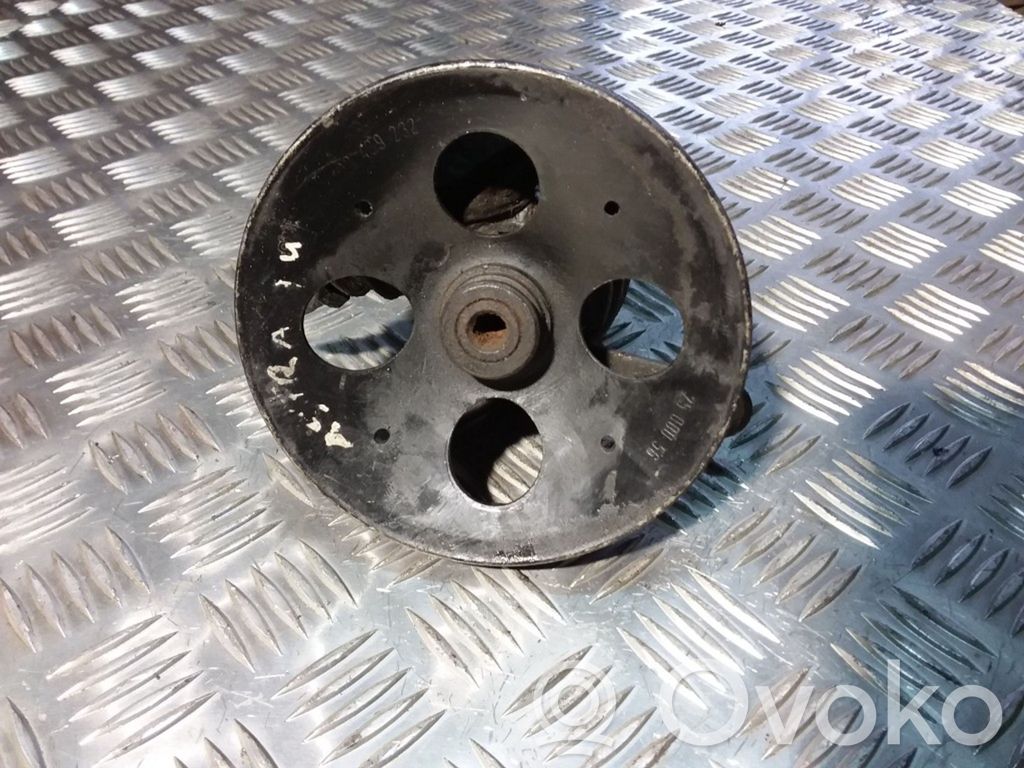 Opel Omega B1 Power steering pump 