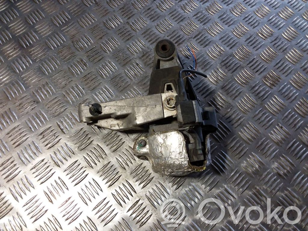 Peugeot 407 Engine mount bracket 