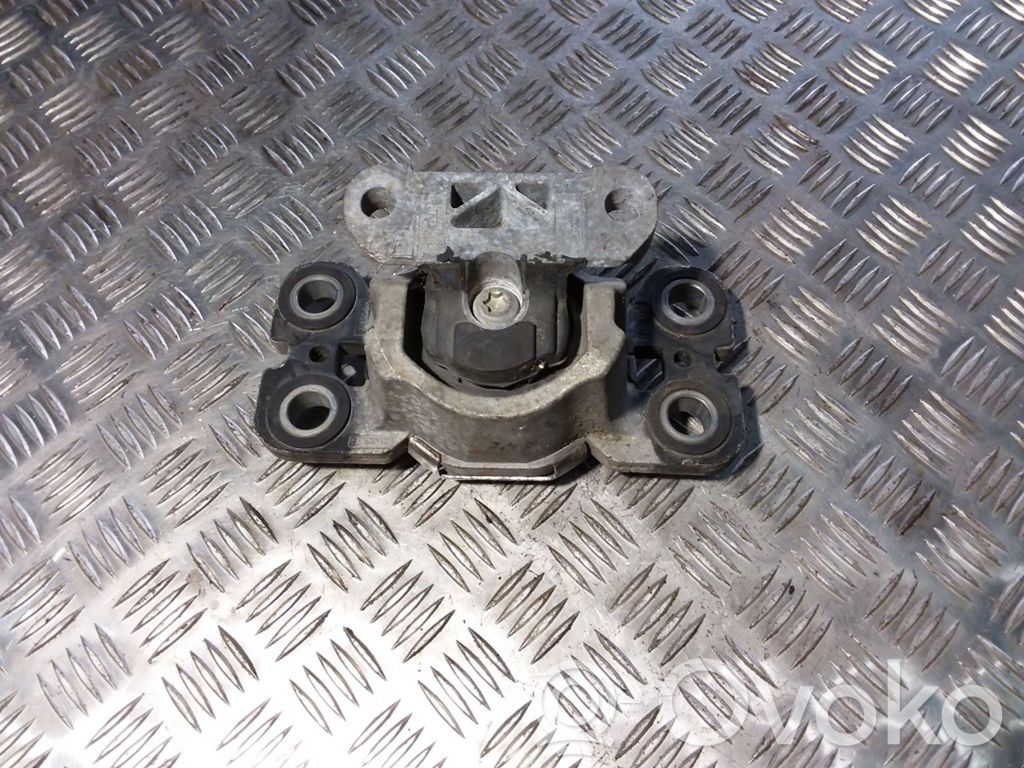 Volvo S80 Engine mount bracket 