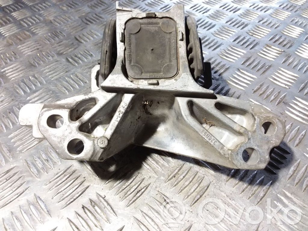 Peugeot 407 Engine mount bracket 