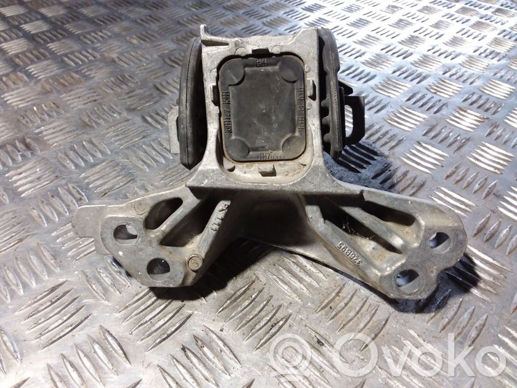 Peugeot 407 Engine mount bracket 