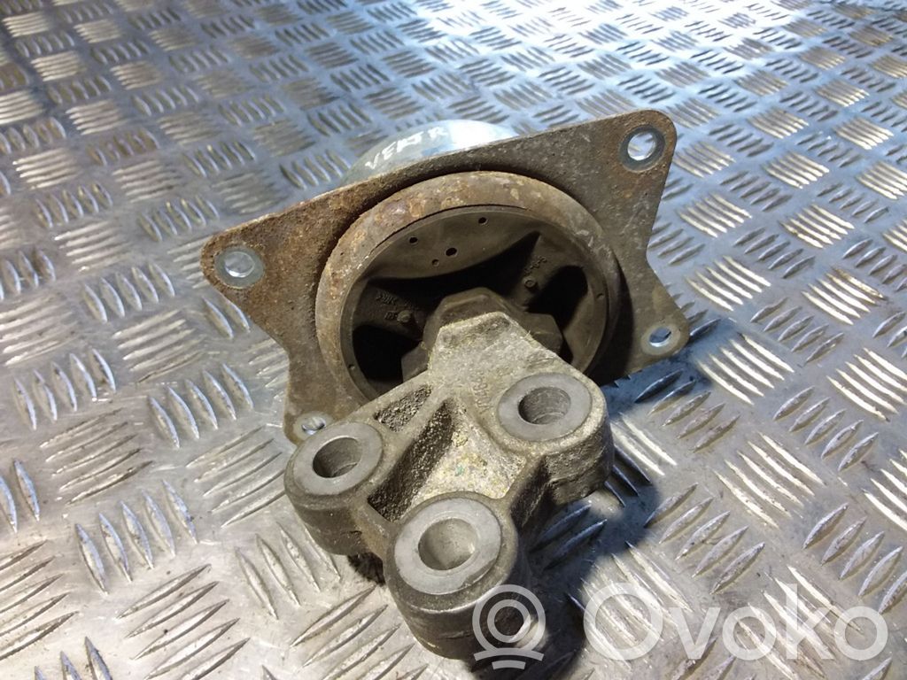 Opel Vectra C Engine mount bracket 