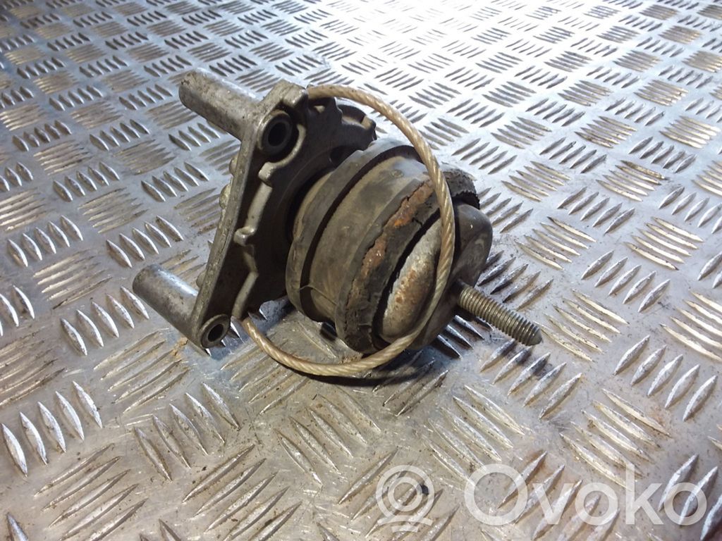 Saab 9-5 Engine mount bracket 