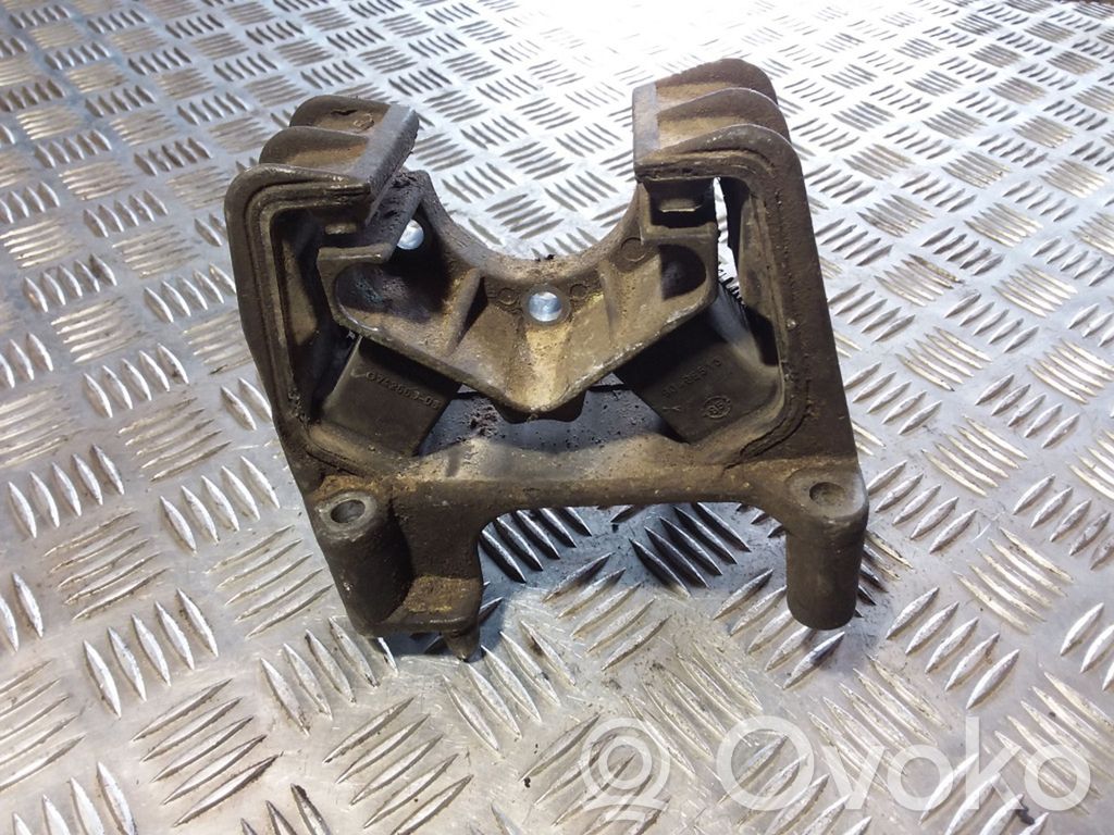 Opel Vectra B Engine mount bracket 