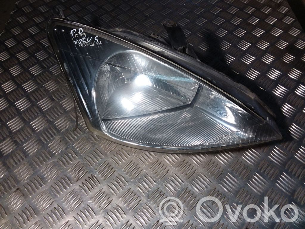 Ford Focus Headlight/headlamp 