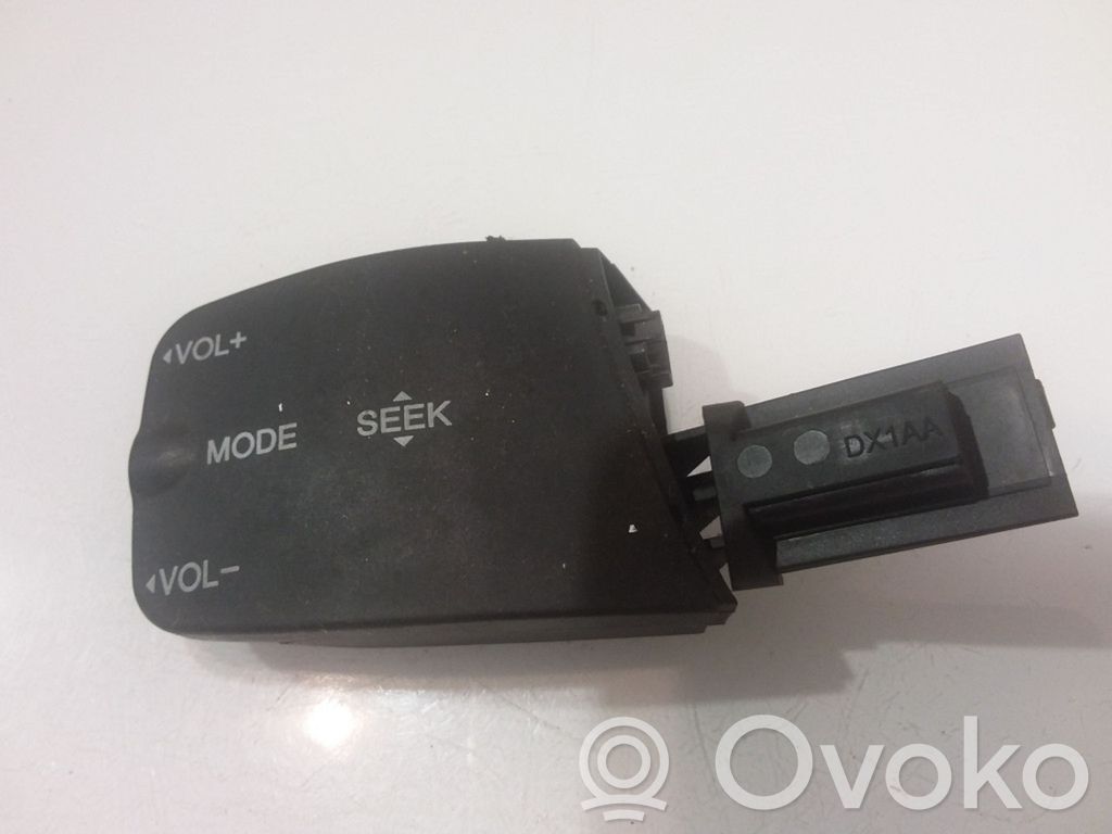 Interruptor de control multifunción   3M5T14K147AD