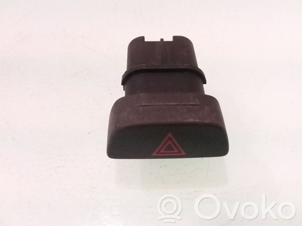 Ford Focus Avārijas lukturu slēdzis 