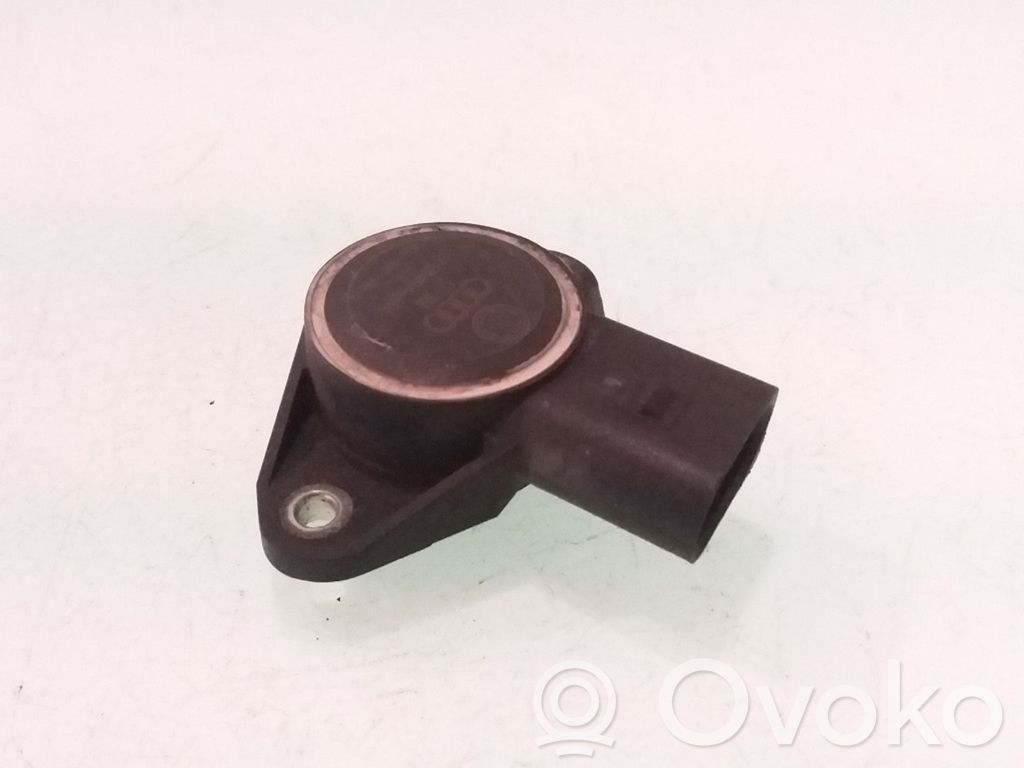 Volkswagen Golf V Throttle valve position sensor 