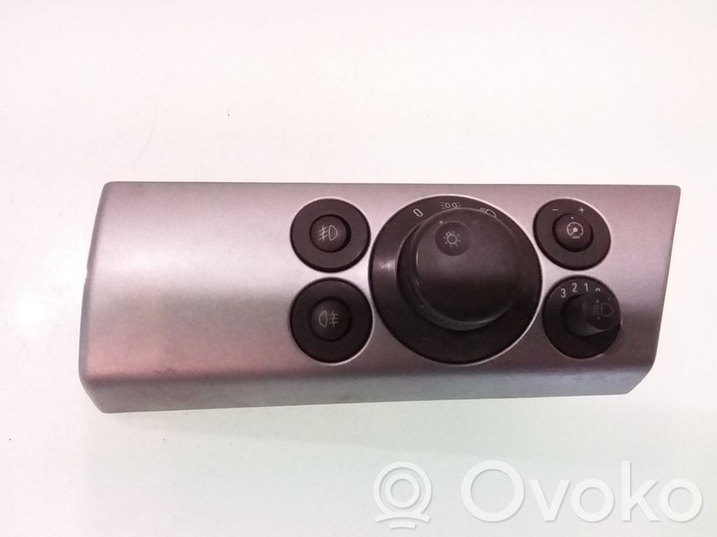 Opel Astra H Light switch 