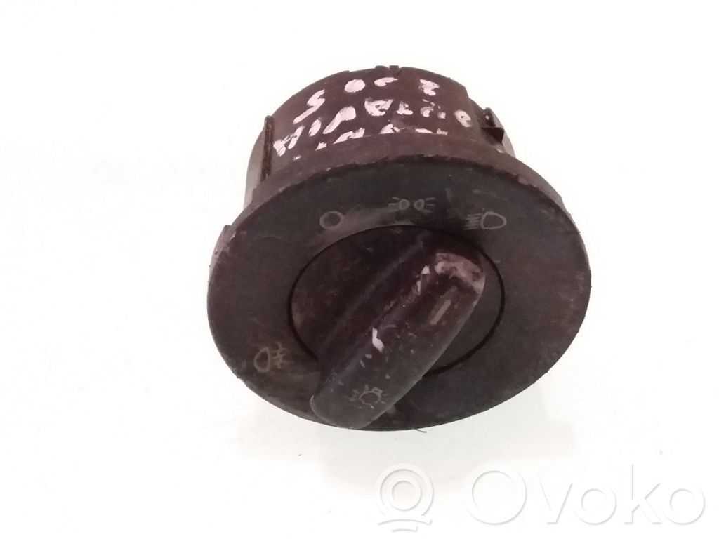 Skoda Octavia Mk2 (1Z) Light switch 