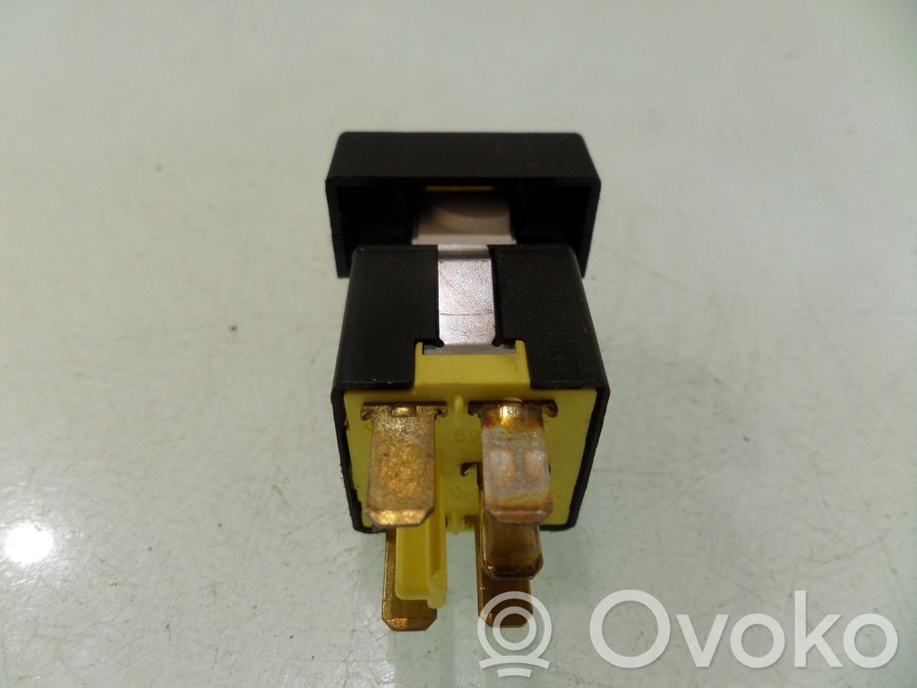 Opel Vectra B Windscreen/window heater switch 