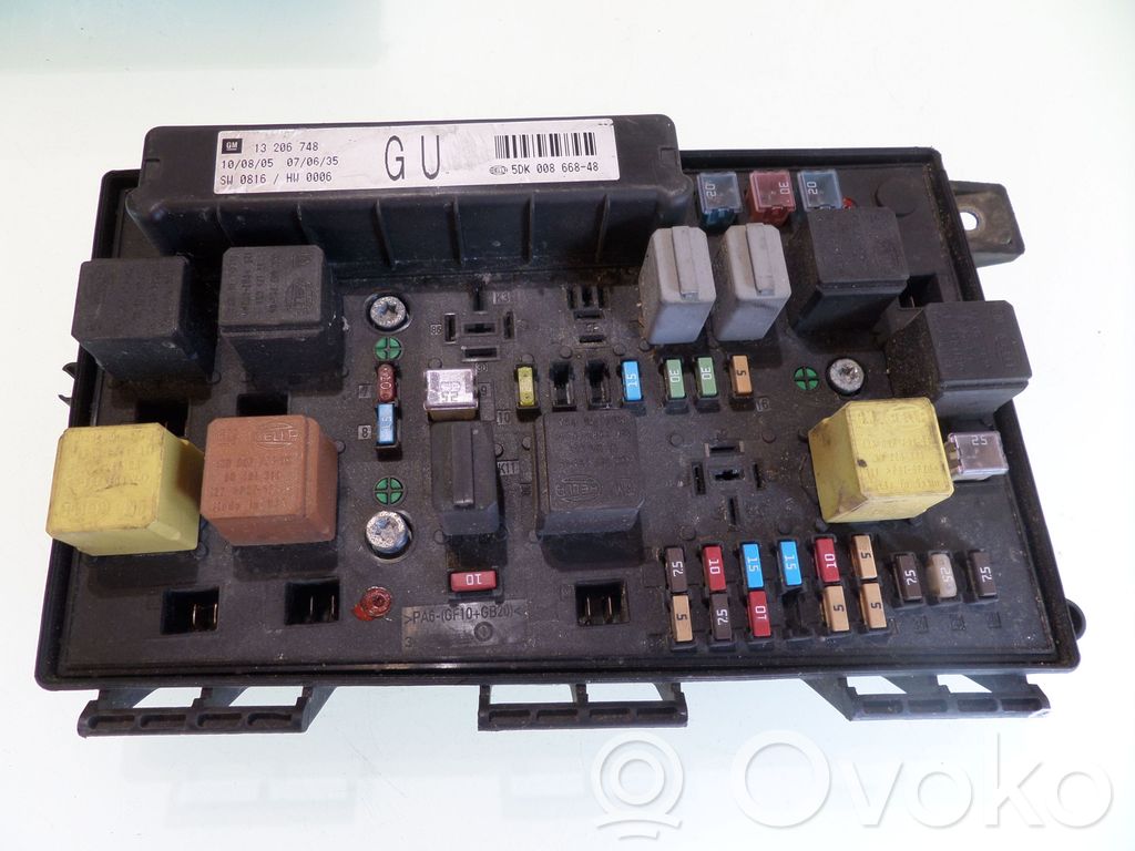 Opel Astra H Módulo de fusible 