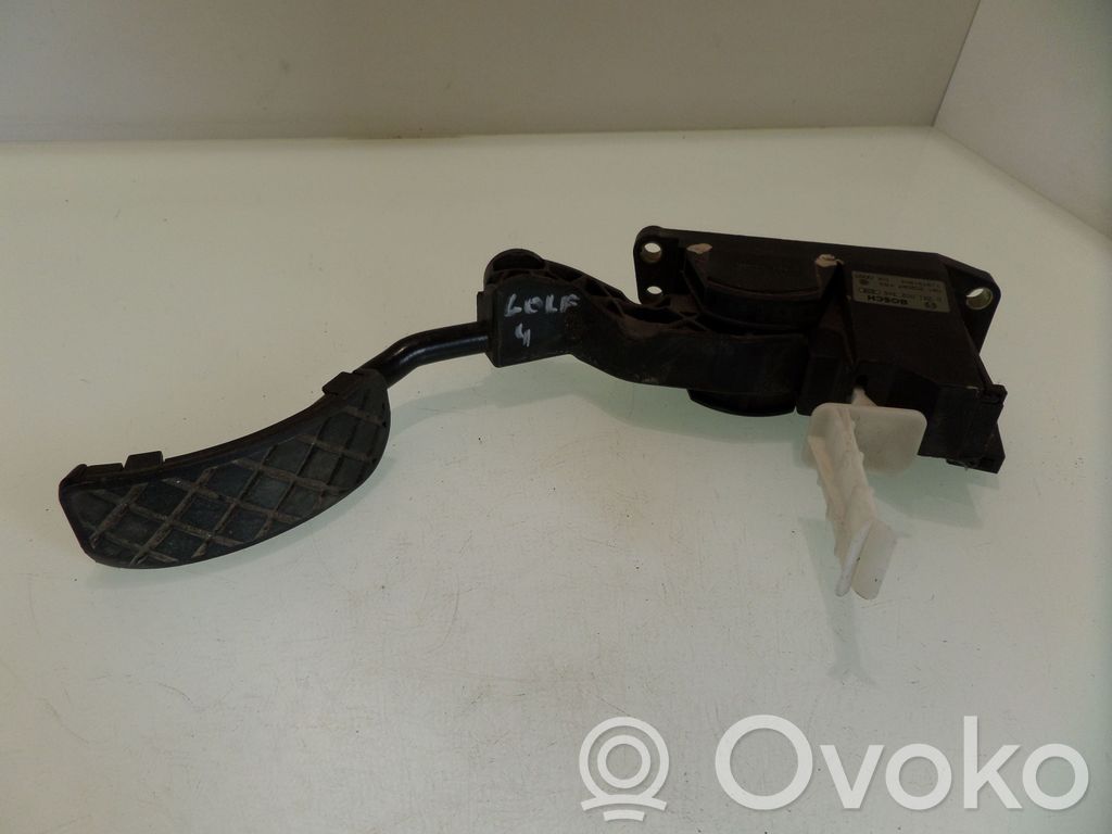 Volkswagen Golf IV Pedał gazu / przyspieszenia 
