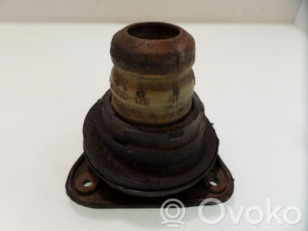 Ford Focus Etuiskunvaimentimen kannake 